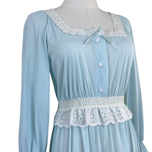 Vintage 70s SEARS Pastel Blue Nylon Eyelet Lace Trim Maxi Nightgown Size S - Picture 7 of 15